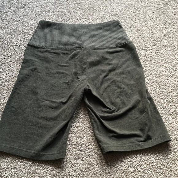 Green biker shorts - Picture 2 of 2